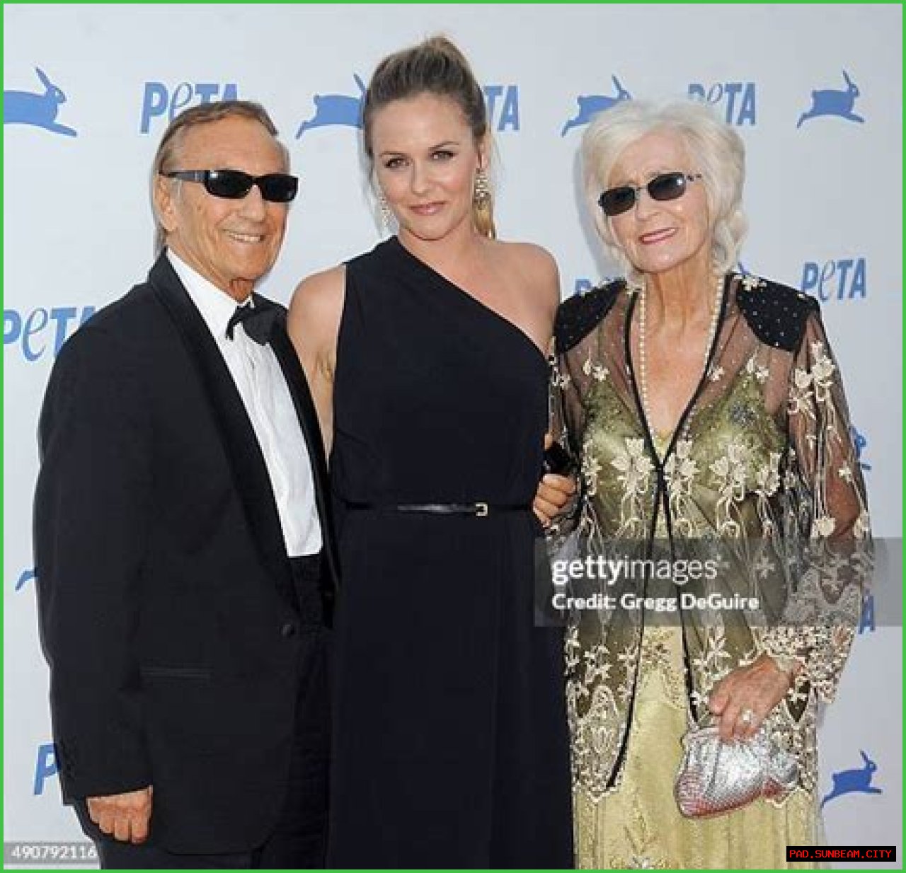 Unveiling The Legacy Of Monty Silverstone: Alicia Silverstone's Father